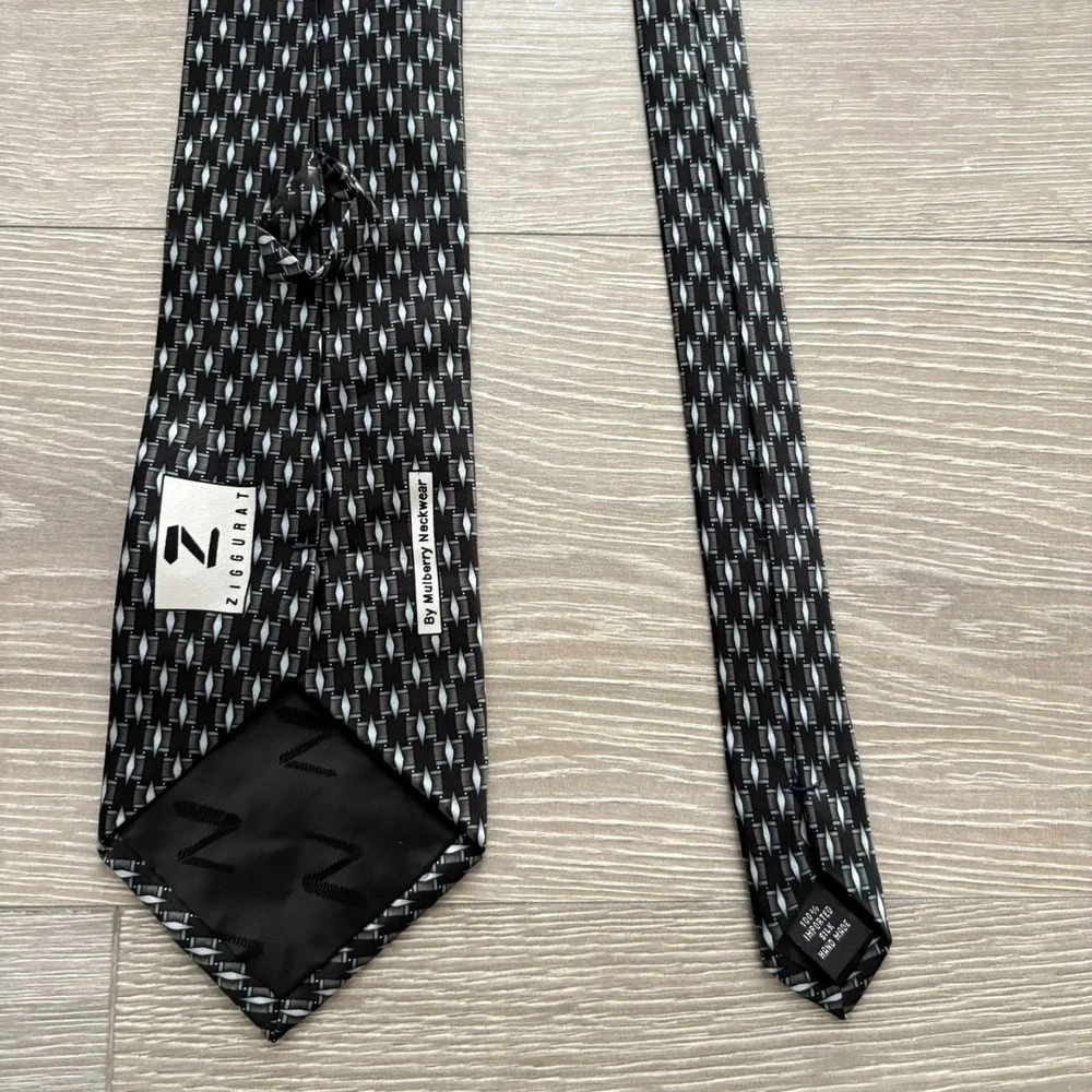 Ziggurat By Mulberry Neckwear Mens Black White‎ Geometric Classic Silk Neck Tie